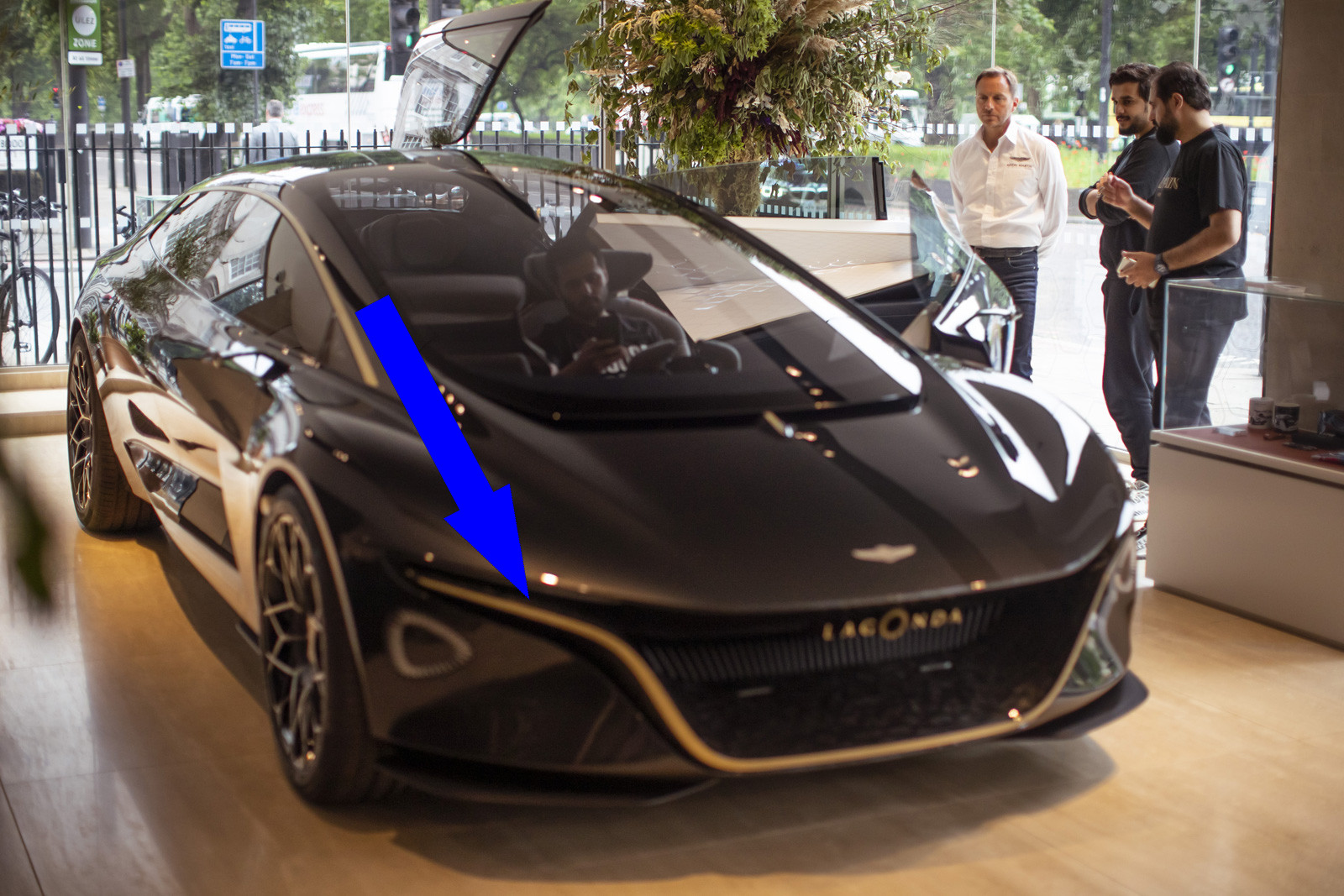 Aston Martin и Geely: Китайские инвестиции в британский легенду